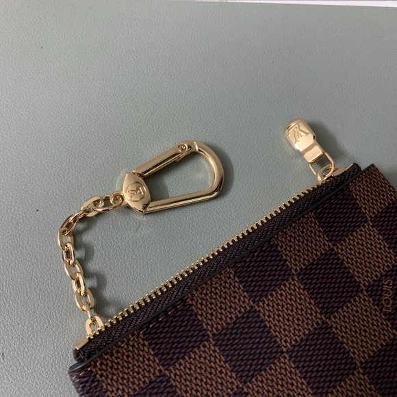Louis Vuitton Key Pouch - Picture 4 of 7